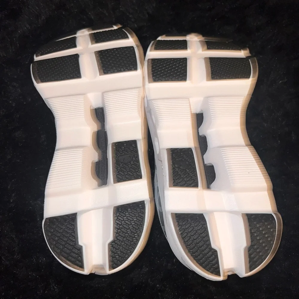 COPY - Cloud Monster Women’s Size 10.5 - Picture 9 of 10